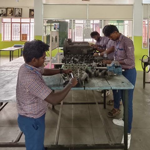 AUTO 7